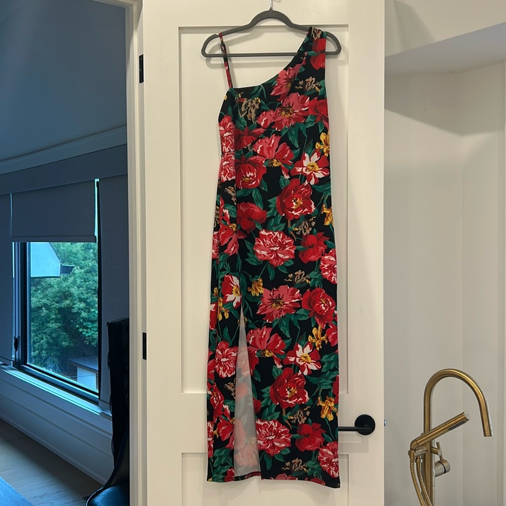 Stunning full length body con dress. Rachel Roy